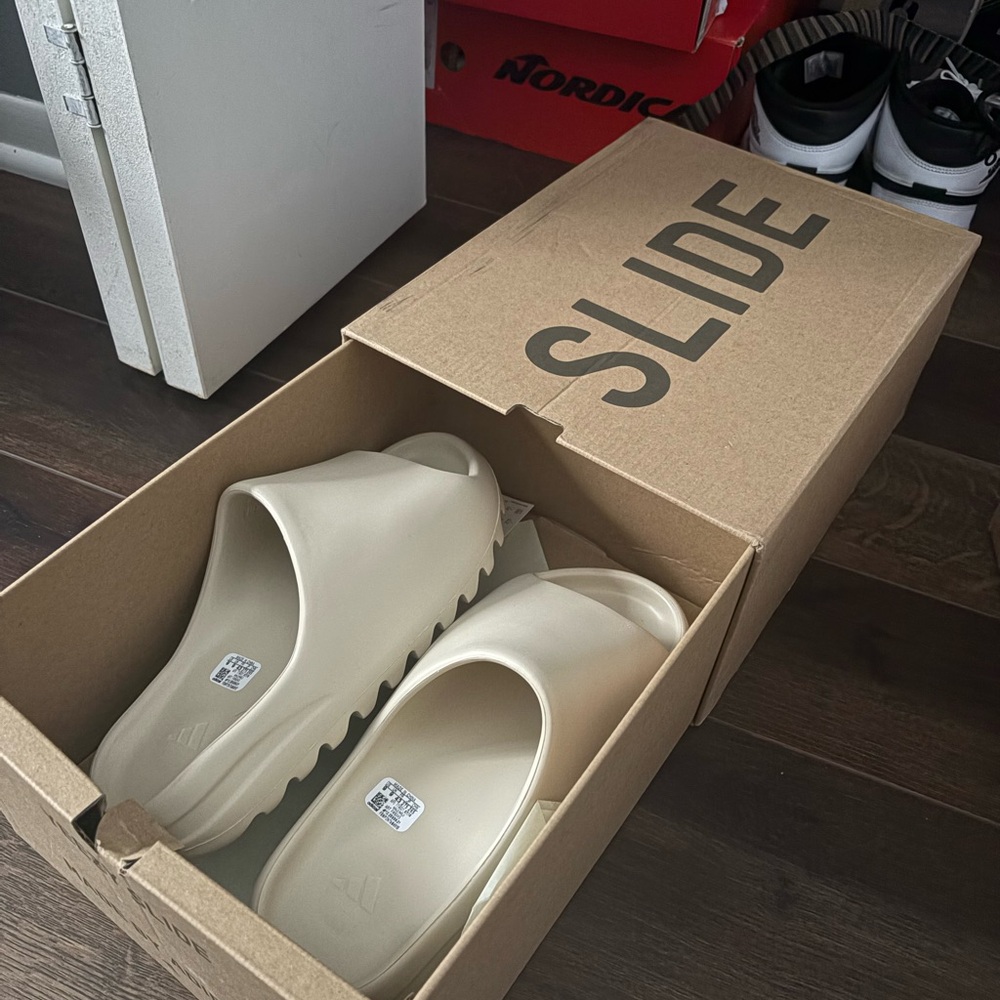 adidas Yeezy Slide Bone